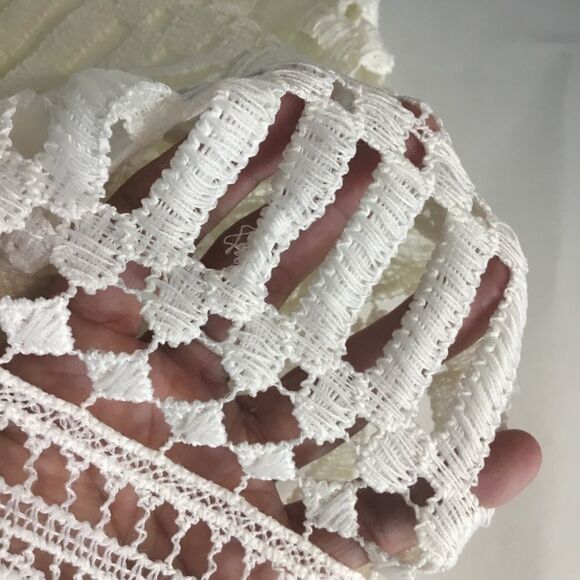 Gibson LivinginYellow Lace Bell Sleeve Blouse (UC1) - Picture 7 of 7